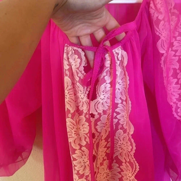Vintage Neon Pink Peignoir Styled Robe - Picture 4 of 5